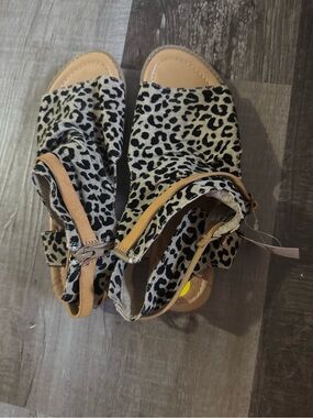 Blowfish Leopard Print Open-Toe Sandals - Black & Tan